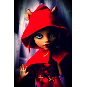 Кукла MONSTER HIGH Страшные сказки - Клодин Вульф - Красная шапочка