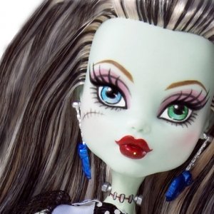Кукла MONSTER HIGH - Френки Штейн базовая с питомцем (выпуск 2012) 