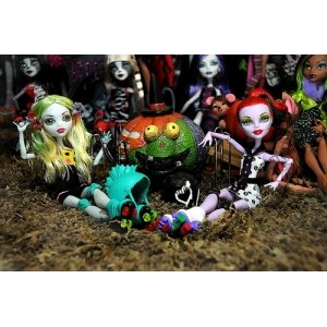 Кукла MONSTER HIGH Роликовый лабиринт - Лагуна Блю