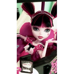 Кукла MONSTER HIGH Пижамная вечеринка - Дракулаура в пижаме 