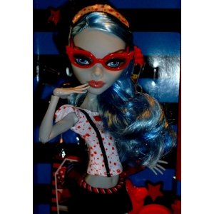 Кукла MONSTER HIGH Пижамная вечеринка - Гулия Йелпс (1 выпуск)
