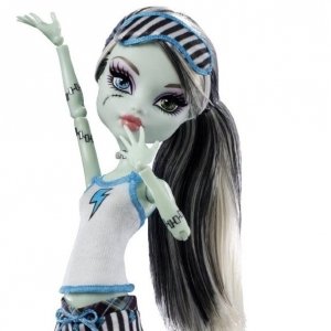 Кукла MONSTER HIGH Пижамная вечеринка - Френки Штейн (1 выпуск)