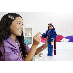 Кукла Barbie Экстра #09 с бордовыми косами HHN09