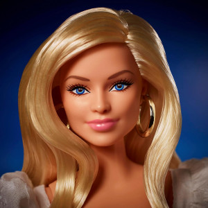 Коллекционные куклы Кен и Барби из фильма «Barbie» (в образе из сцены у костра «4 часа спустя», в пляжных нарядах) Коллекционные куклы Кен и Барби из фильма «Barbie» (в образе из сцены у костра «4 часа спустя», в пляжных нарядах)