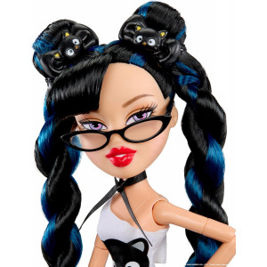 Кукла Bratz x Hello Kitty and Friends Kumi Fashion Doll with Accessories 